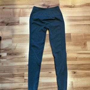 Alphalete grey leggings